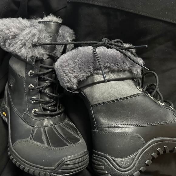 Brand New Ugg Boots Black Size 8 - Never Worn - Winter Snow Waterproof - Picture 1 of 7